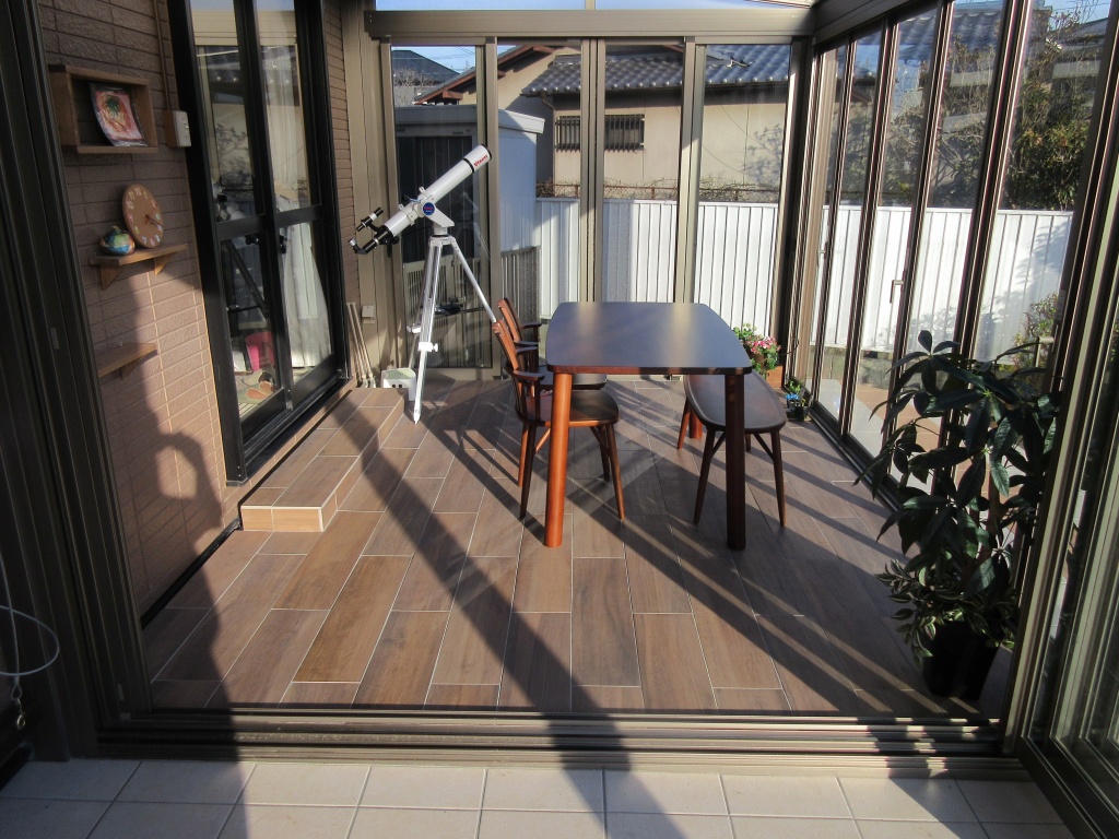 夜は星の観察。家飲みスペースとしても活用です。