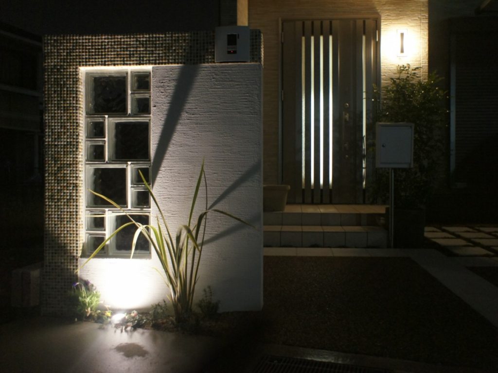 モザイクタイルがカワイイ外構　大津市