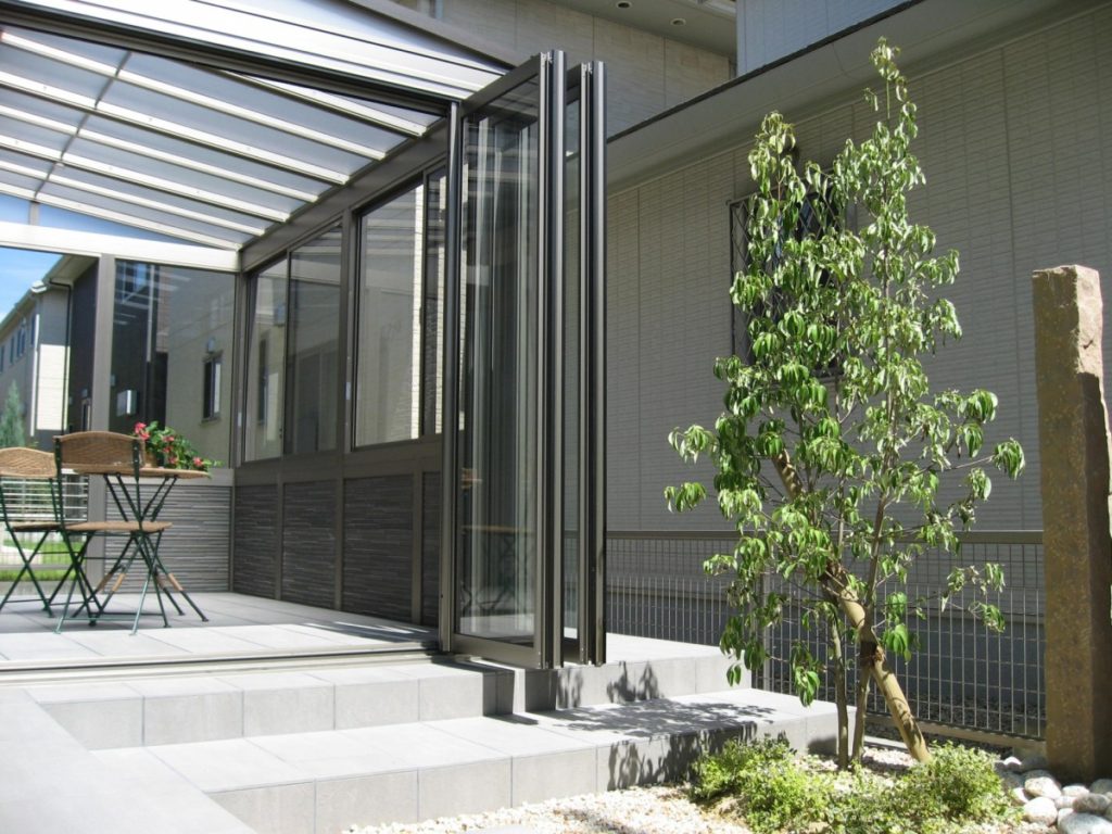 腰壁のガーデンルームで落ち着きのひと時を　大津市