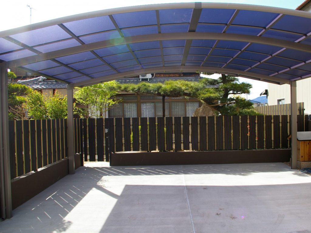 風格のあるお庭にモダンな門柱　大津市