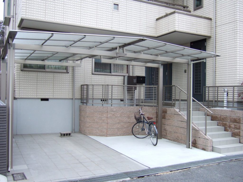 駐車スペースの拡張　ビフォーアフター