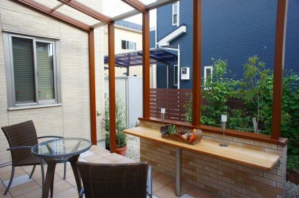 テラス屋根仕様で、オシャレなスペースができました