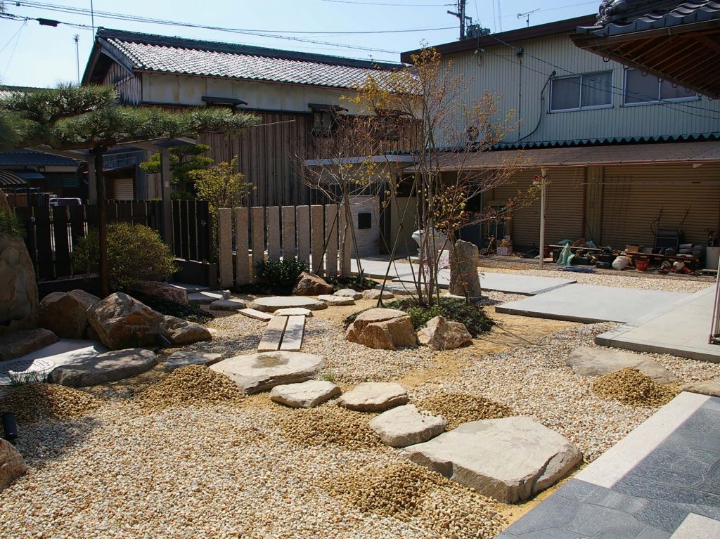 大和塀で和モダンの佇まい　大津市