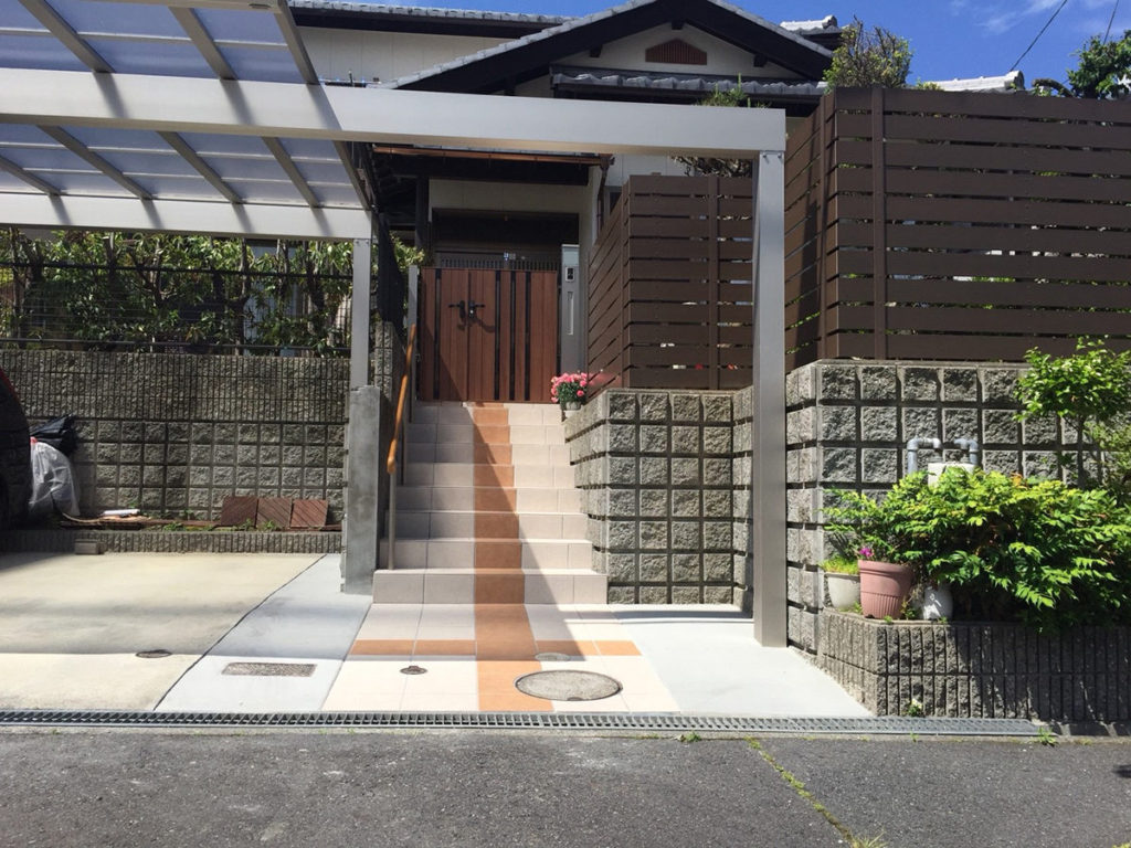アプローチ階段を明るいイメージに一新　大津市