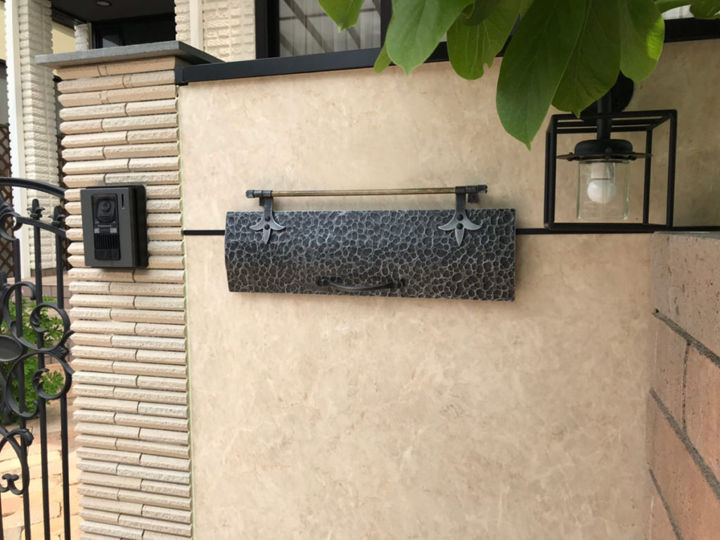 既存の門柱本体をそのままに　大津市