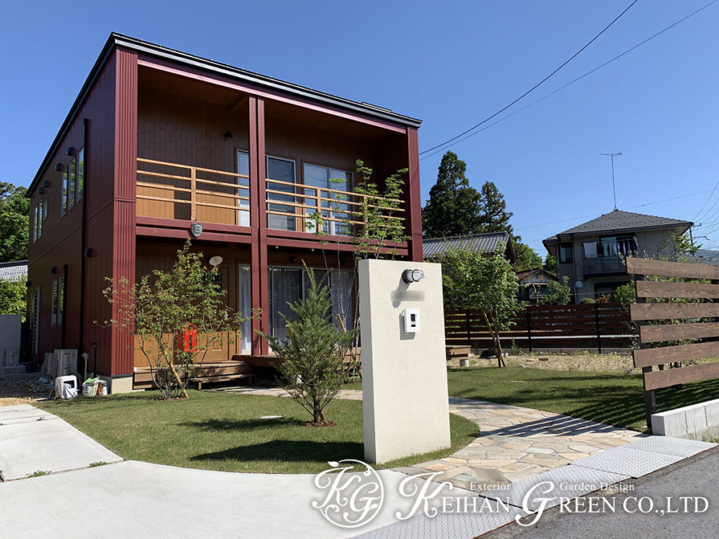 木々に囲まれたナチュラルなお庭　多賀町