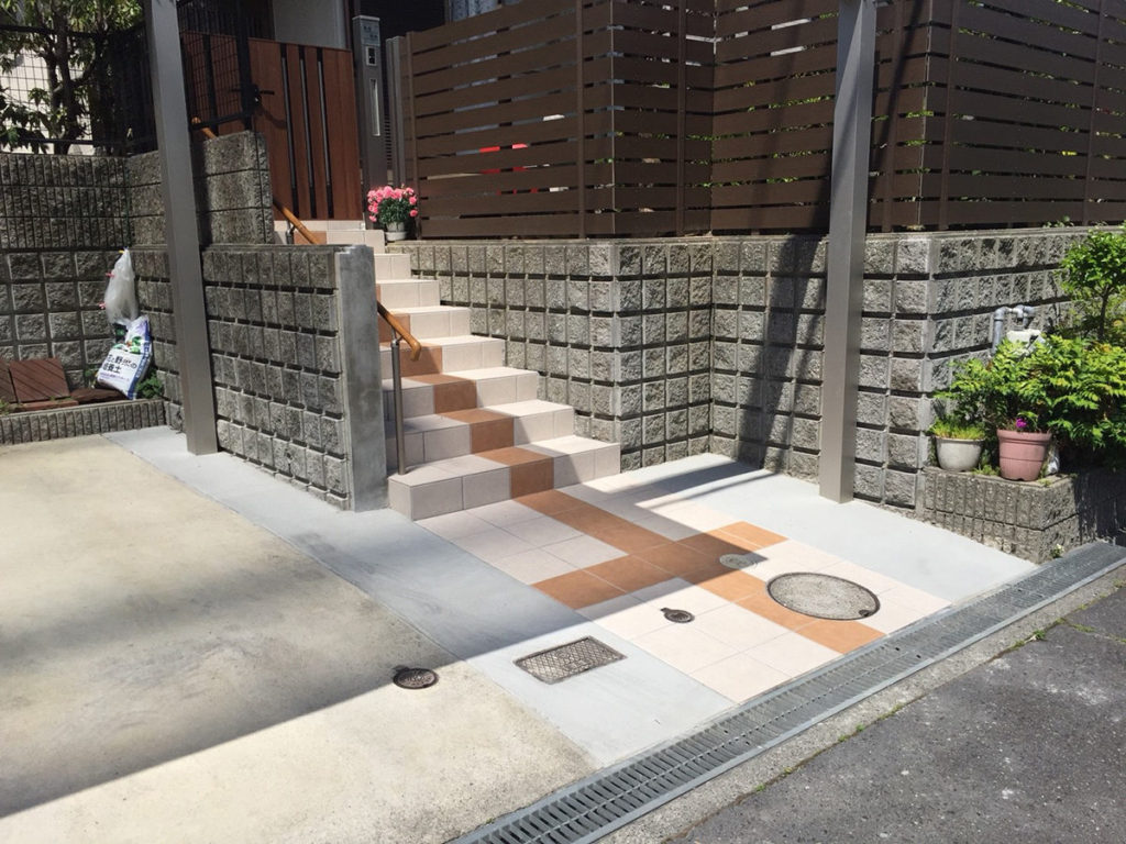 アプローチ階段を明るいイメージに一新　大津市