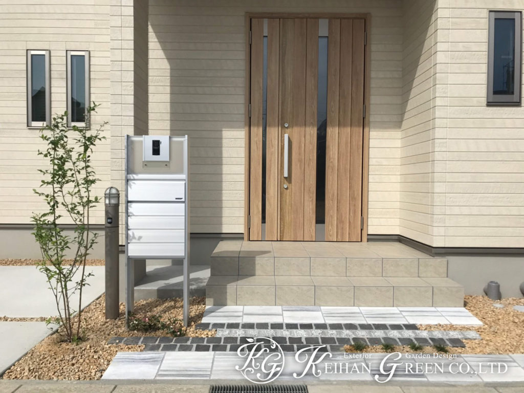 スタイリッシュなアプローチ　近江八幡市