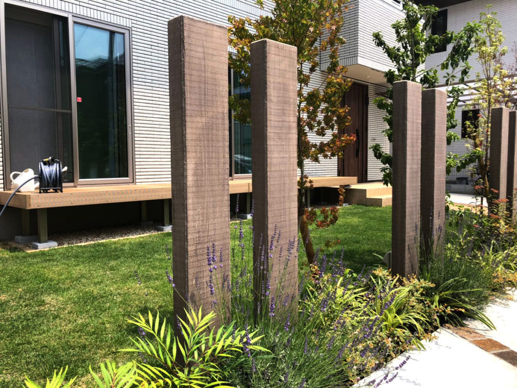 曲線を描いたアプローチが印象的なプロバンス風デザイン 大津市