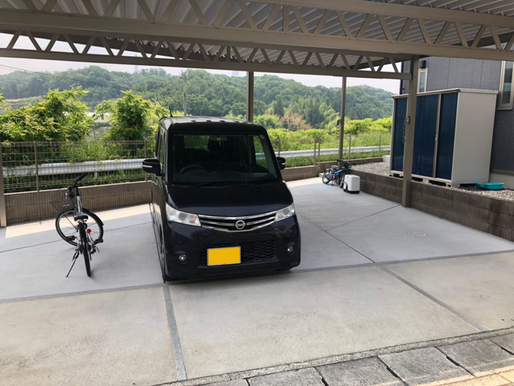 芝生のお庭に映えるタイルテラスとガーデンルーム 大津市