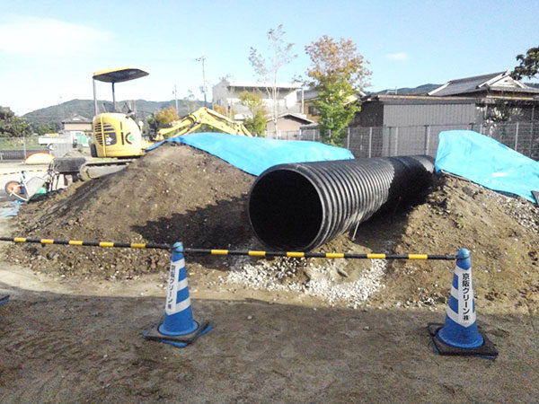 トンネルすべり台を施工しました