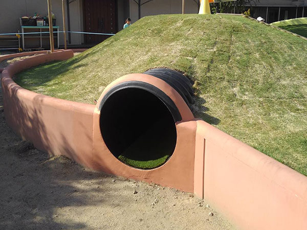 トンネルすべり台を施工しました