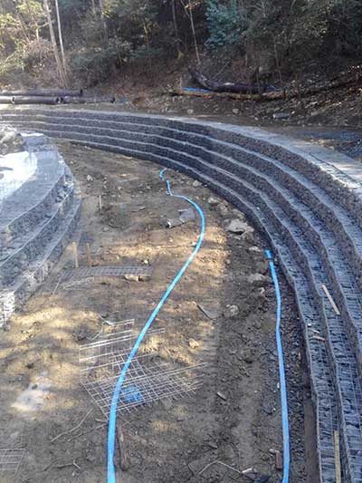 川の護岸工事、完了が近づいてきました