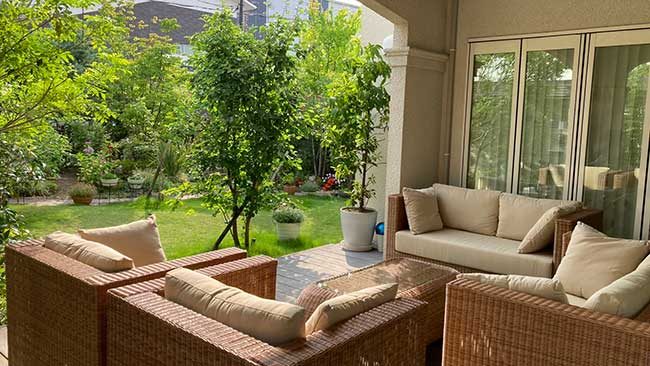 ガーデンファニチャーでお庭をくつろぎ空間に！ | 京阪グリーン | 滋賀