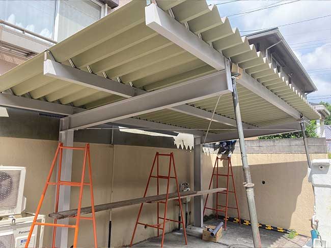 片流れの折板カーポート | 京阪グリーン | 滋賀・京都・大阪のエクステリア・ガーデン・外構工事