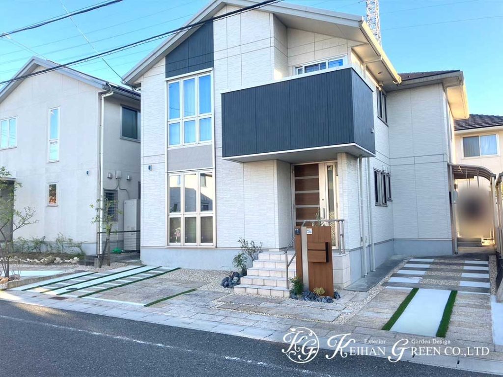 木調の機能門柱ですっきりナチュラルモダンなエントランスにリフォーム　大津市