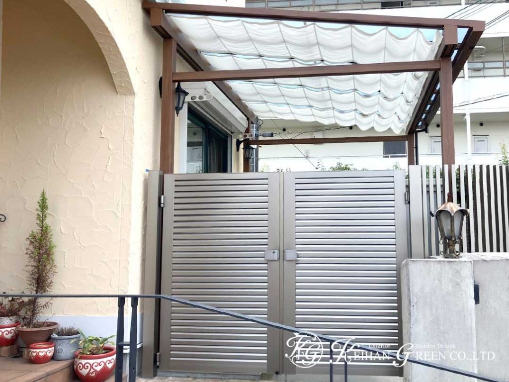 プライバシーをしっかり確保したお庭に　草津市