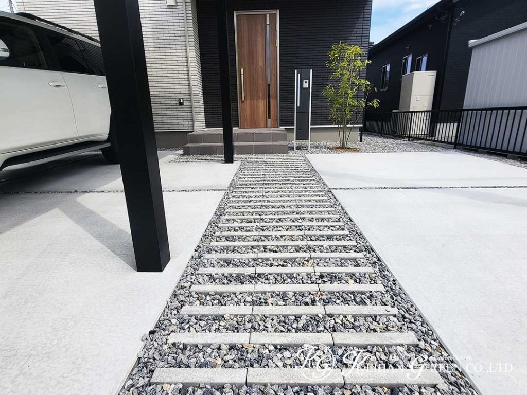 家と調和する、スマートで快適なオープン外構　東近江市