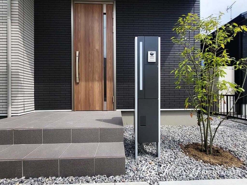 家と調和する、スマートで快適なオープン外構　東近江市