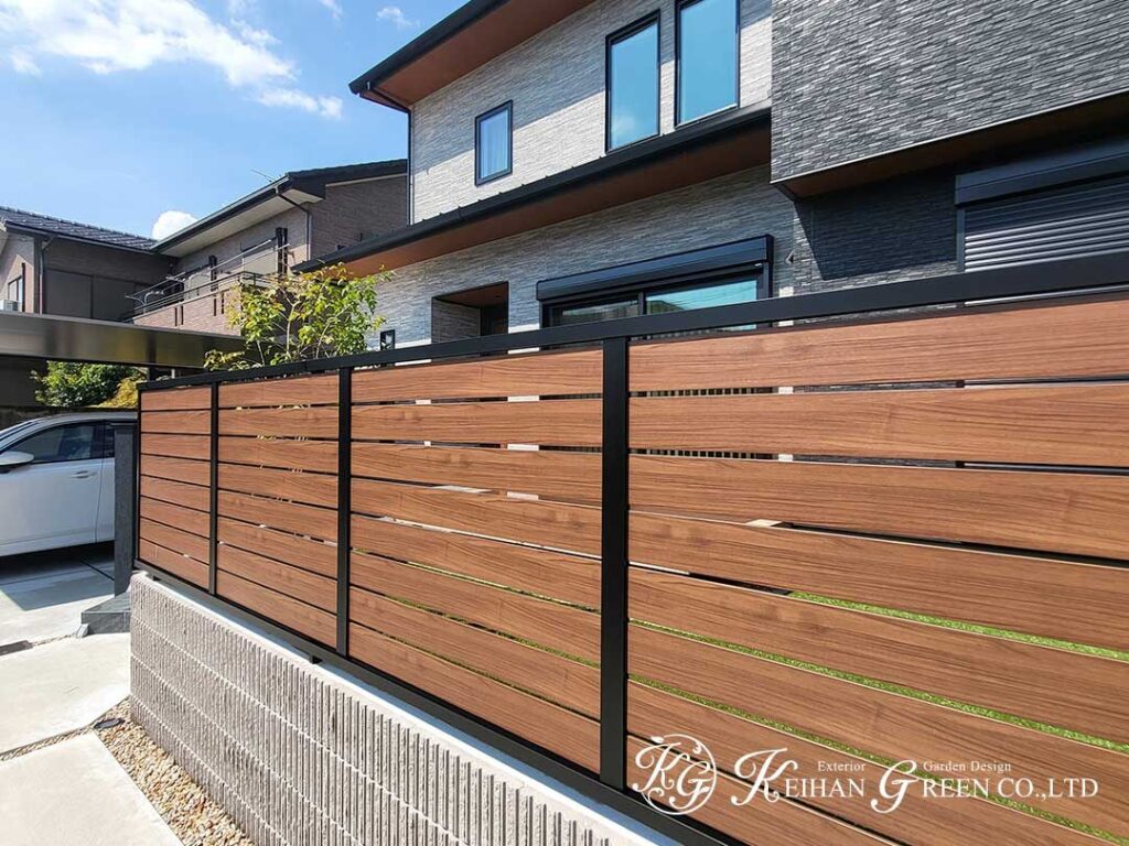 直線美と素材感が映える、洗練された外構デザイン　大津市