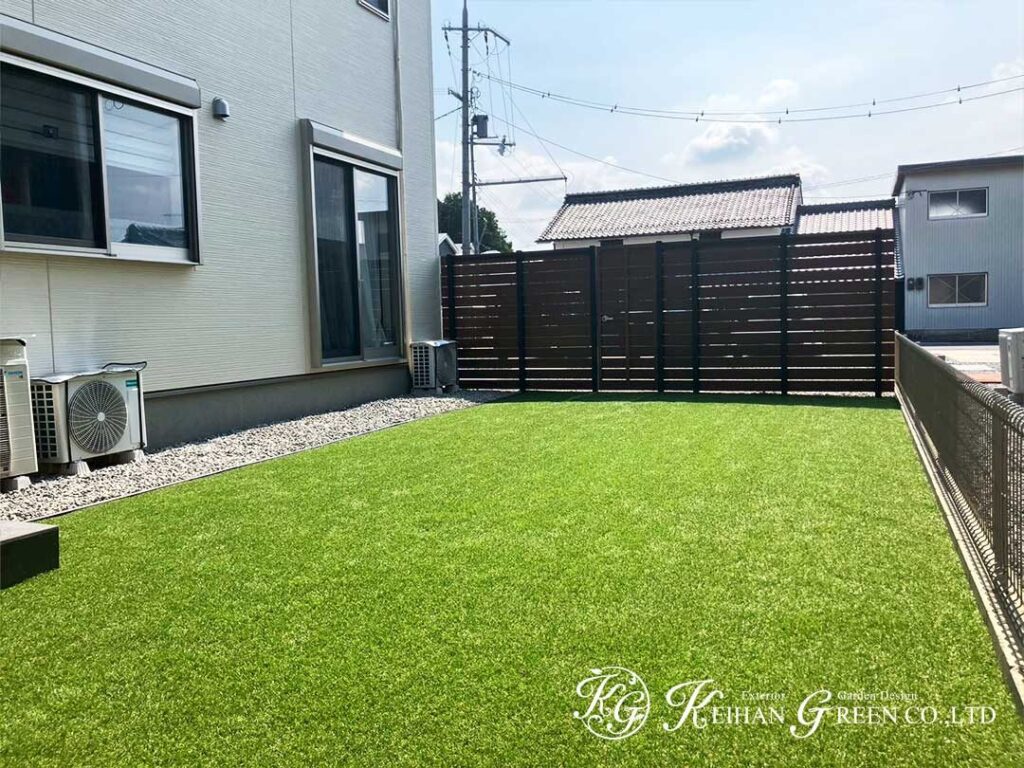 走れる人工芝とくつろぎデッキで、“お庭時間”が毎日の楽しみに　近江八幡市