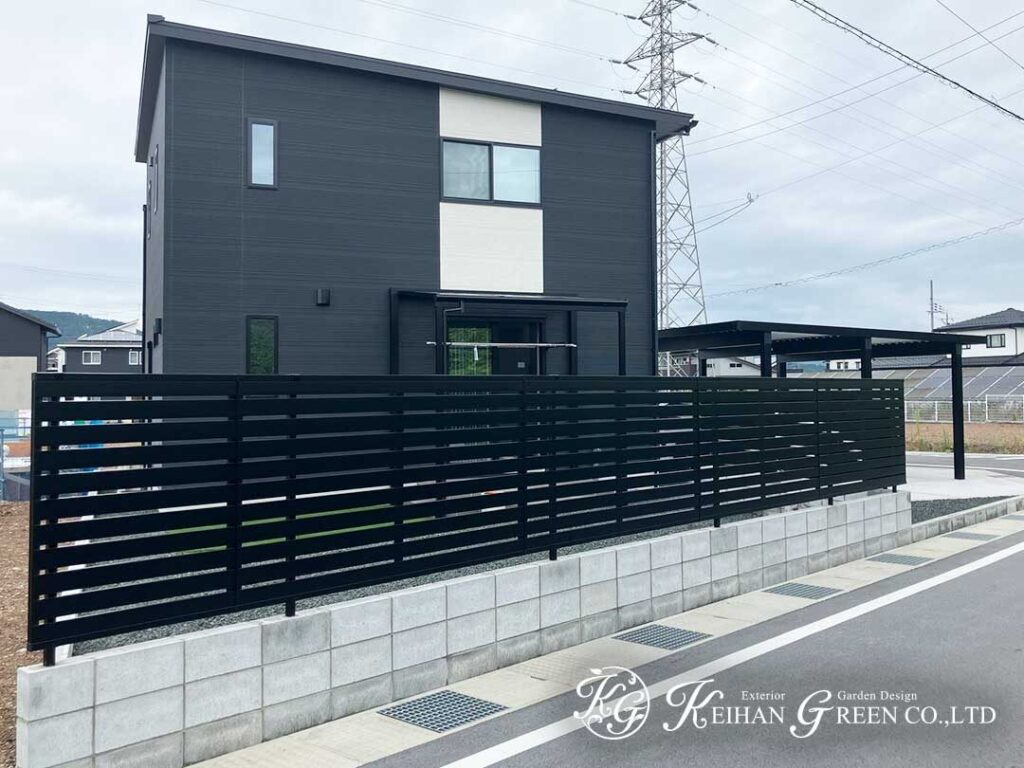 モノトーンの直線美で、毎日が使いやすくなる外まわり　長浜市