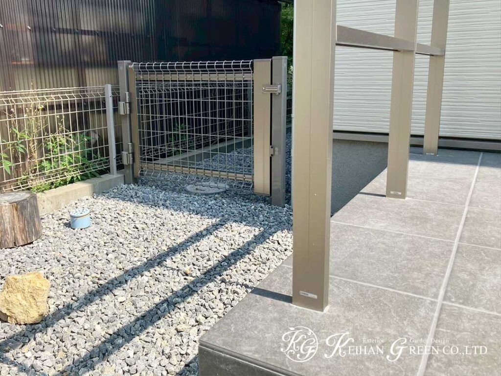 走れる人工芝とくつろぎデッキで、“お庭時間”が毎日の楽しみに　近江八幡市