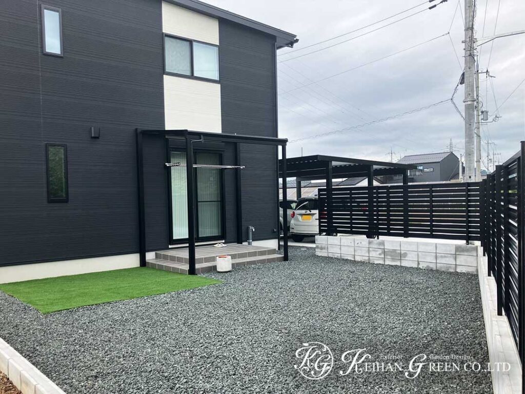 モノトーンの直線美で、毎日が使いやすくなる外まわり　長浜市