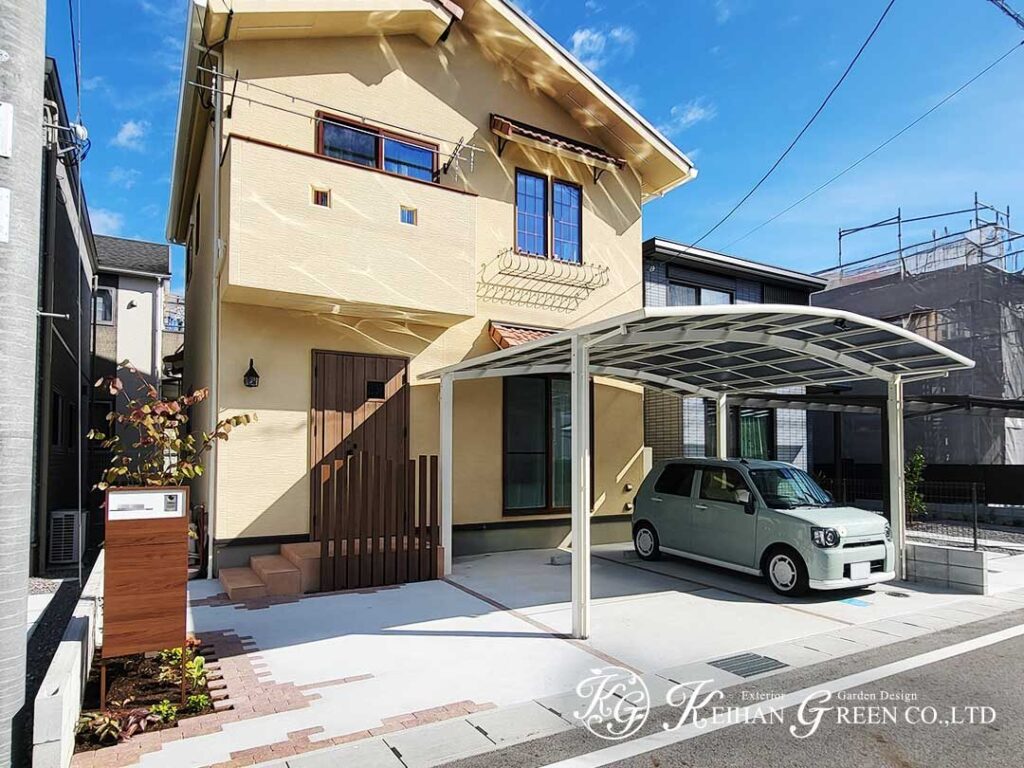 木調アクセントで住まいになじむ、やさしい門まわり　大津市