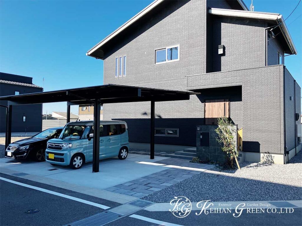 見せるファサードとくつろぎの庭を両立した外まわり　近江八幡市