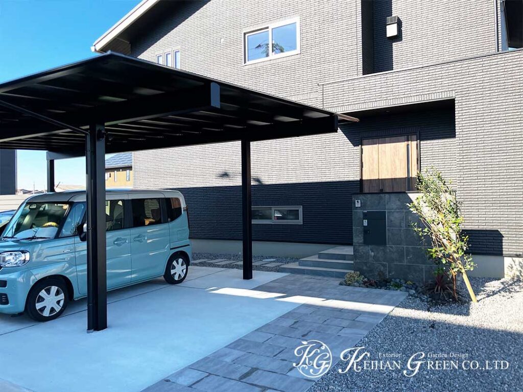 見せるファサードとくつろぎの庭を両立した外まわり　近江八幡市