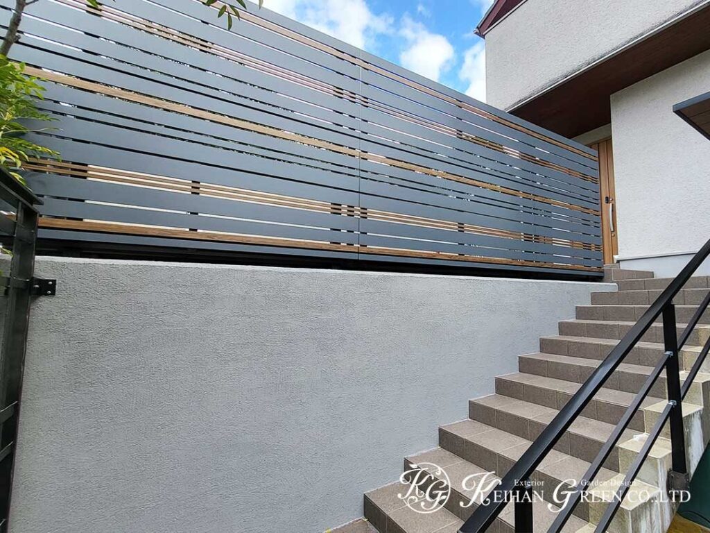 目隠しフェンスで囲う、プライバシー重視のくつろぎスペース　京都市