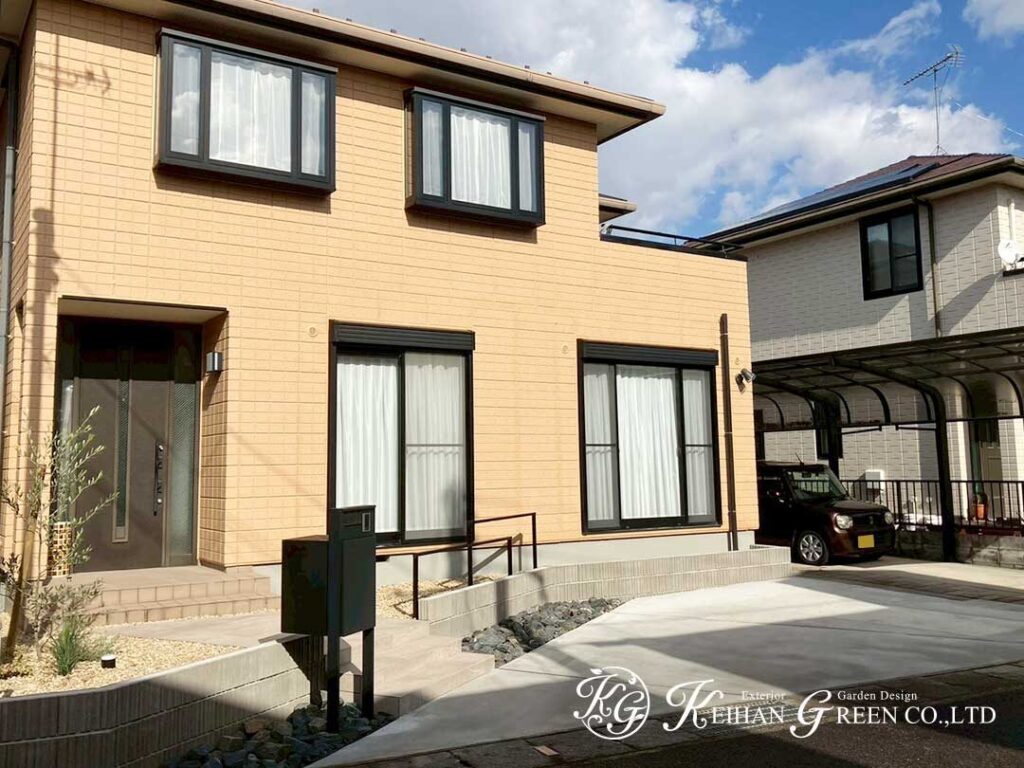 外構リフォームで実現した、開放的な玄関アプローチ　野洲市