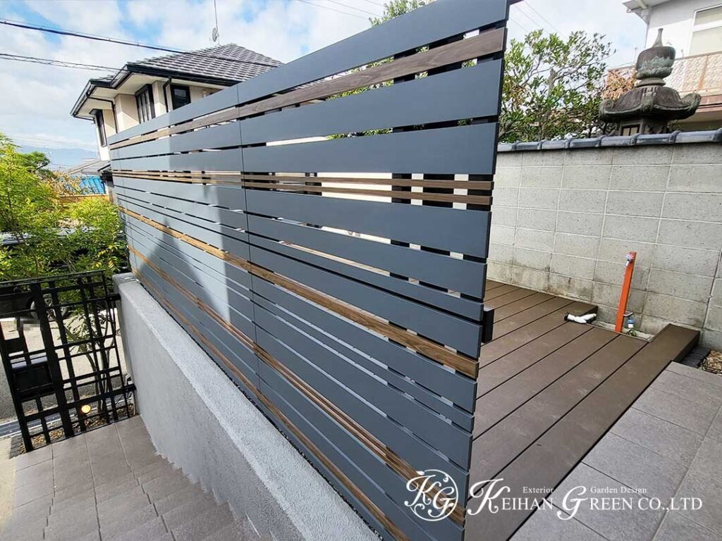 目隠しフェンスで囲う、プライバシー重視のくつろぎスペース　京都市