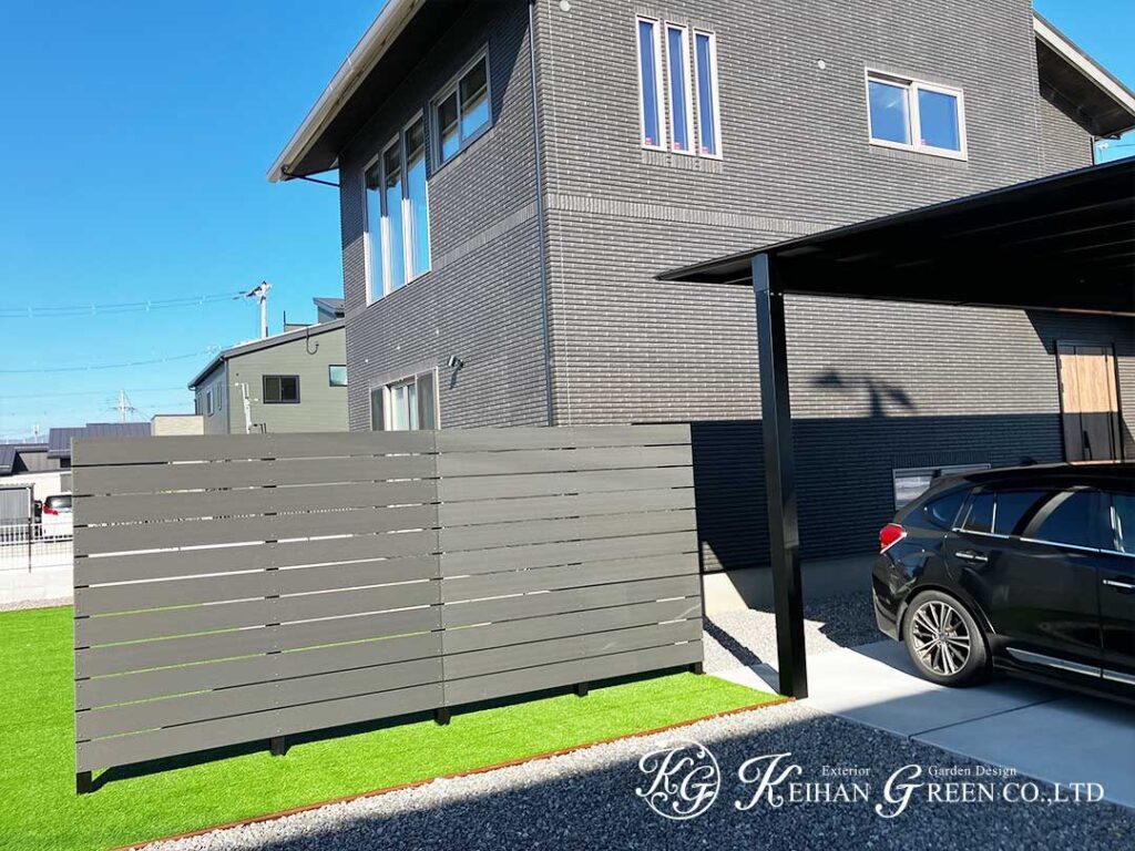 見せるファサードとくつろぎの庭を両立した外まわり　近江八幡市