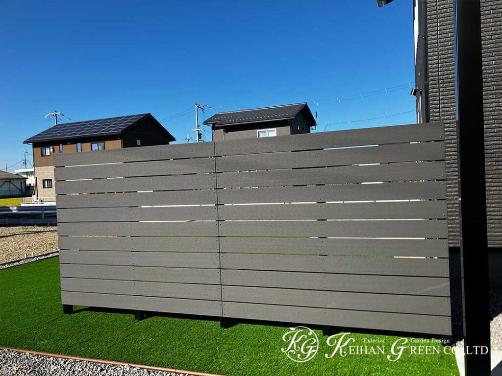 見せるファサードとくつろぎの庭を両立した外まわり　近江八幡市