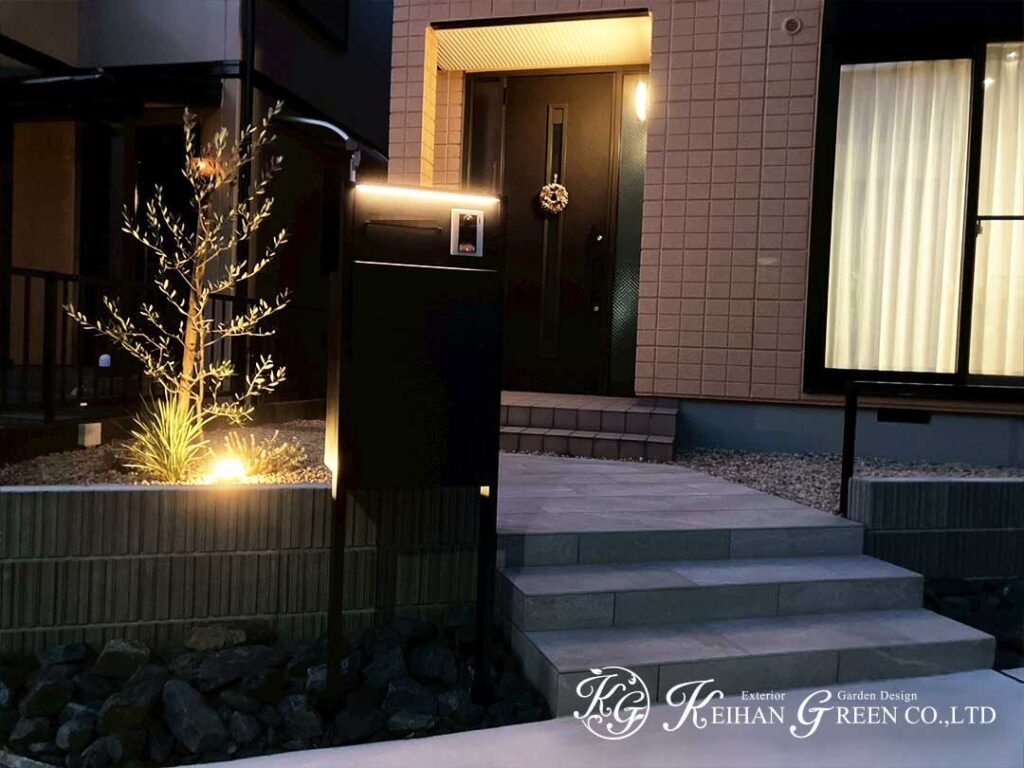 外構リフォームで実現した、開放的な玄関アプローチ　野洲市