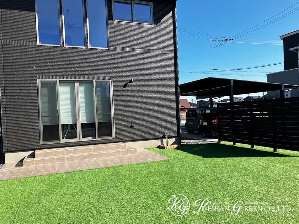 見せるファサードとくつろぎの庭を両立した外まわり　近江八幡市