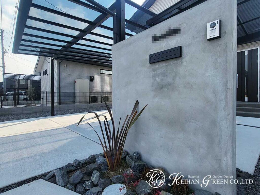 直線美が際立つシンプルファサード　近江八幡市