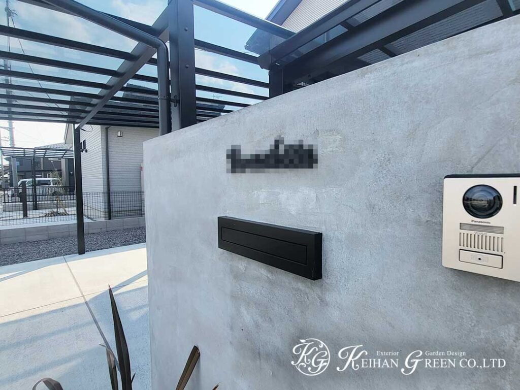 直線美が際立つシンプルファサード　近江八幡市