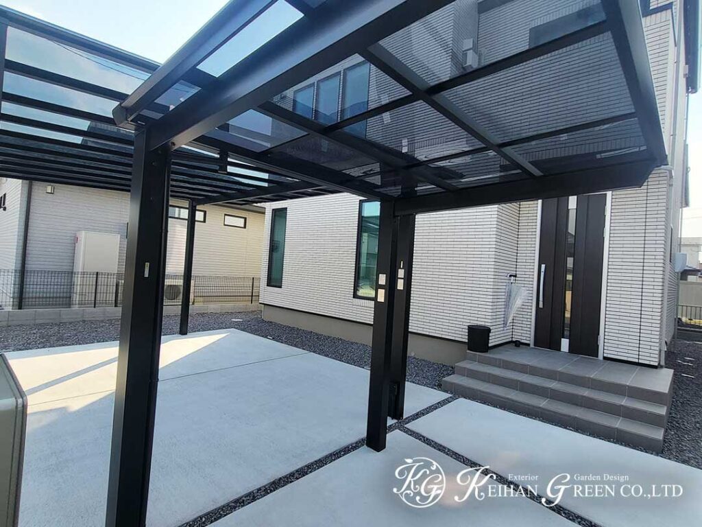 直線美が際立つシンプルファサード　近江八幡市