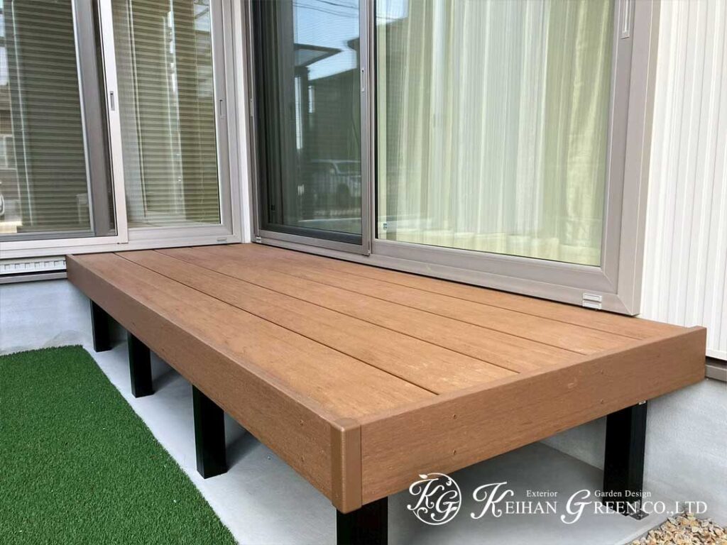 白い外観に映える、軽やかシンプル外構　近江八幡市