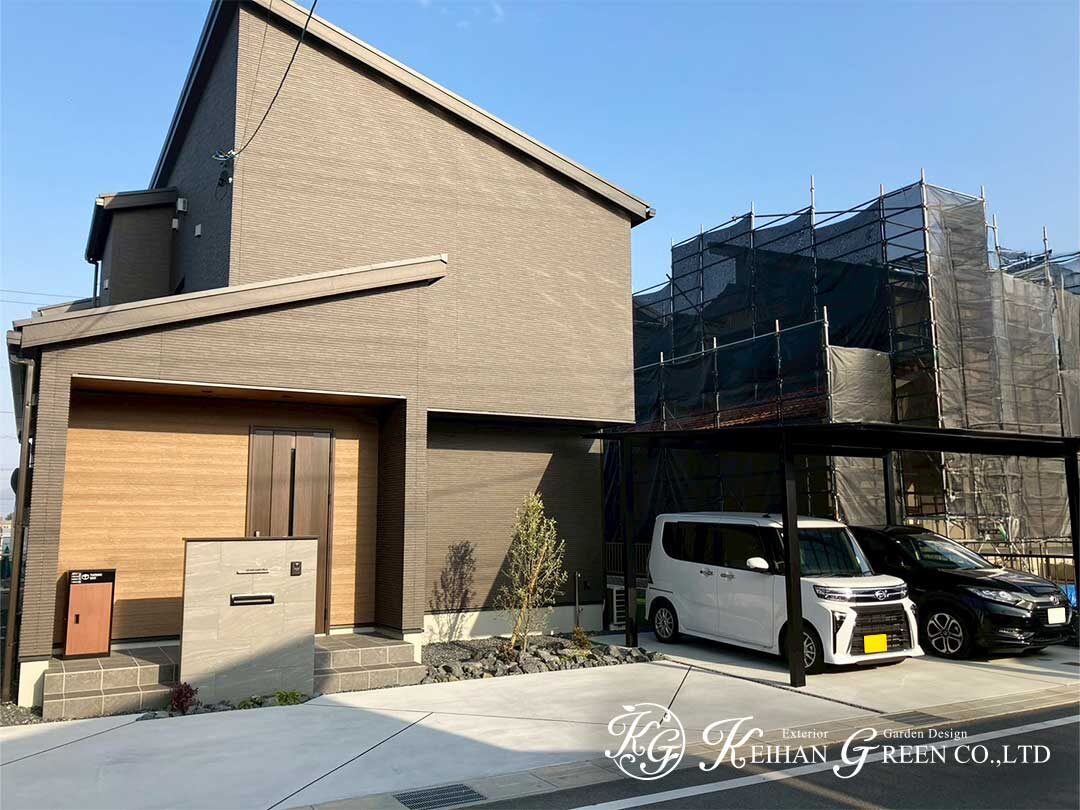 黒×グレーで整えるシンプルナチュラル外構　近江八幡市