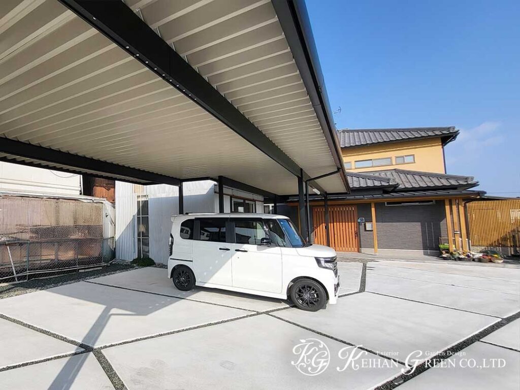 すっきり動けるカースペースと庭まわり　豊郷町