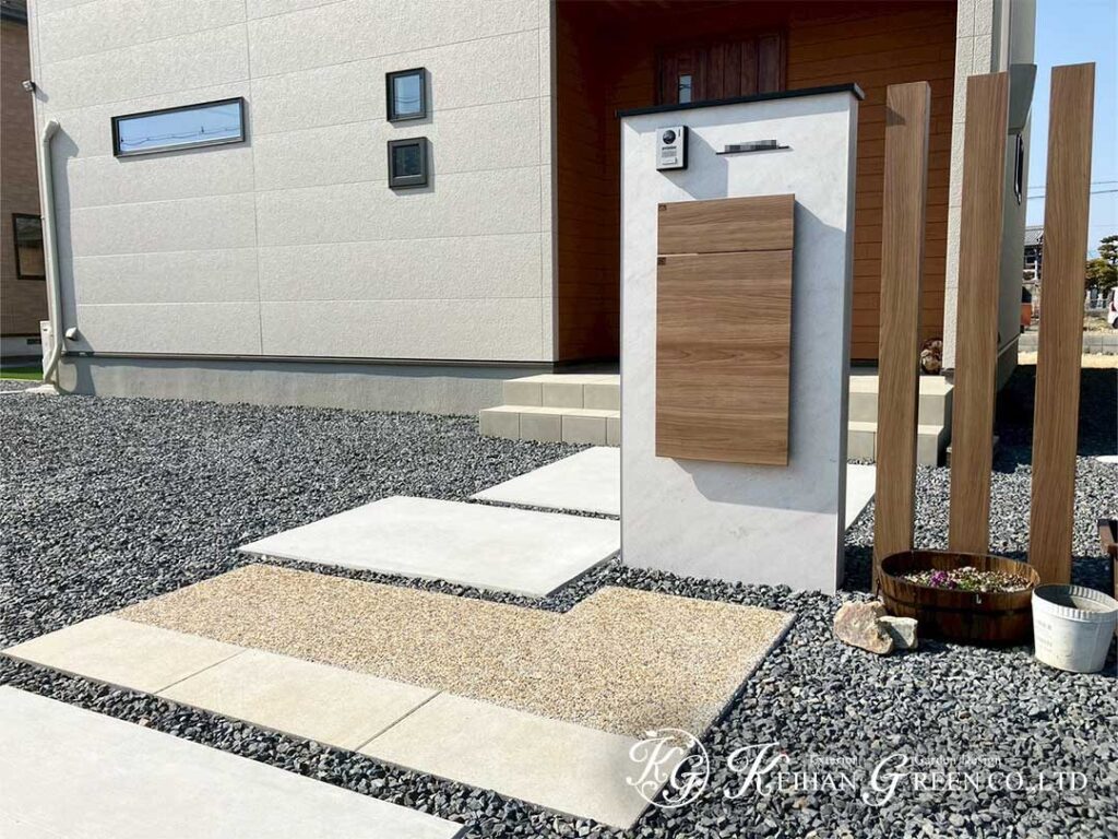 シンプルだからこそ心地いい、住まいの第一印象　野洲市