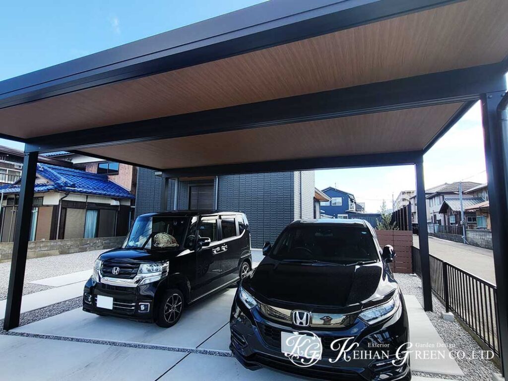 黒を基調に、やさしさを添えたシンプルモダンな外まわり　彦根市