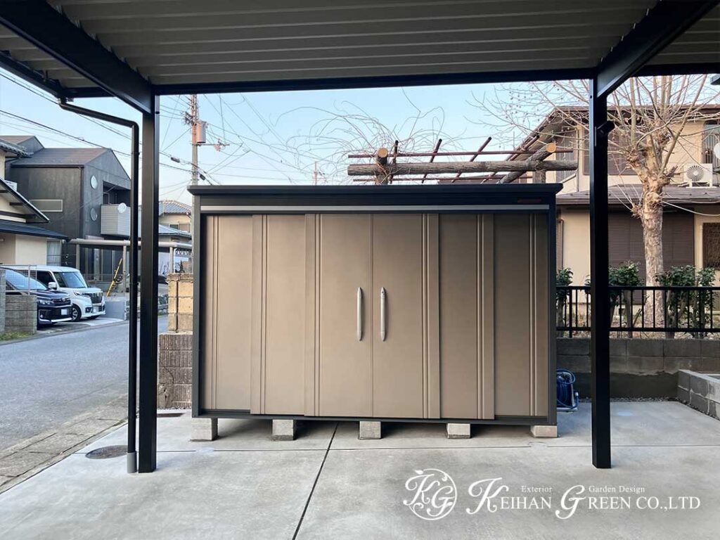 ブラックで引き締めた落ち着きのあるモダン外構　彦根市