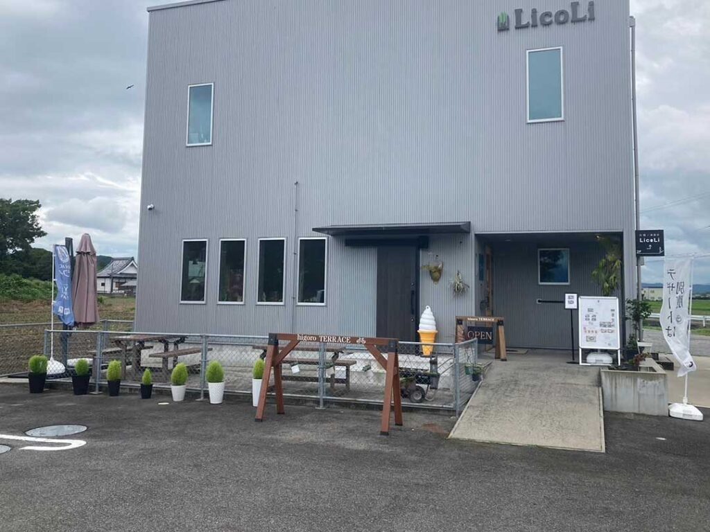 お店の魅力を引き出し、外とつながる心地よい場所づくり　近江八幡市