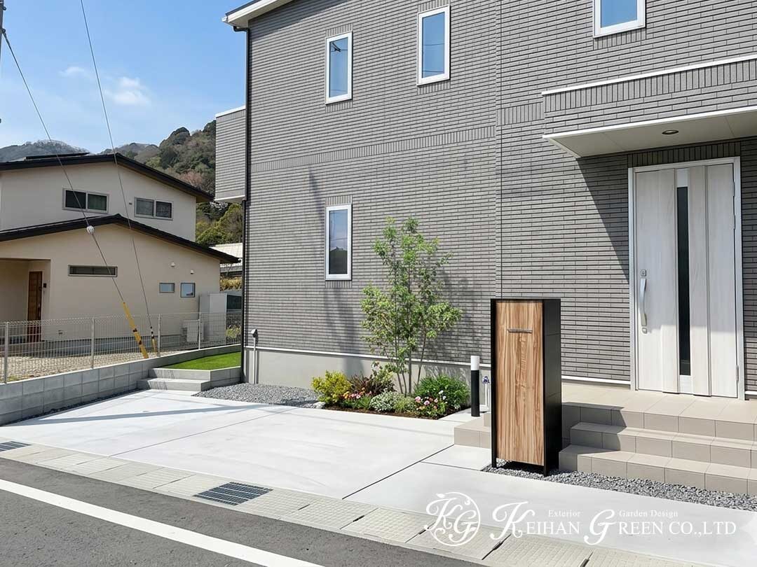 暮らしやすさを考えたシンプルモダンな外まわり　大津市