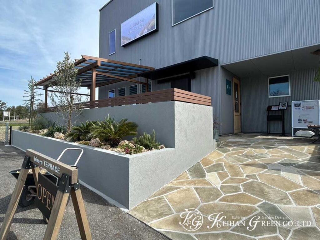 お店の魅力を引き出し、外とつながる心地よい場所づくり　近江八幡市